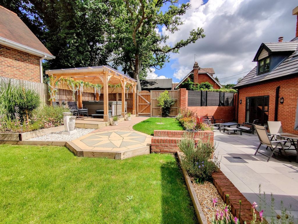 Property photo 3 of 19