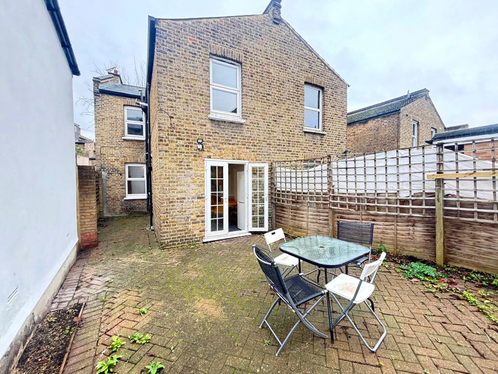 Property photo 3 of 10