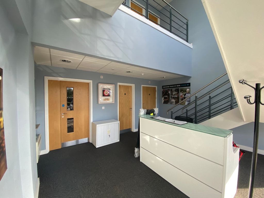 Property photo 2 of 9