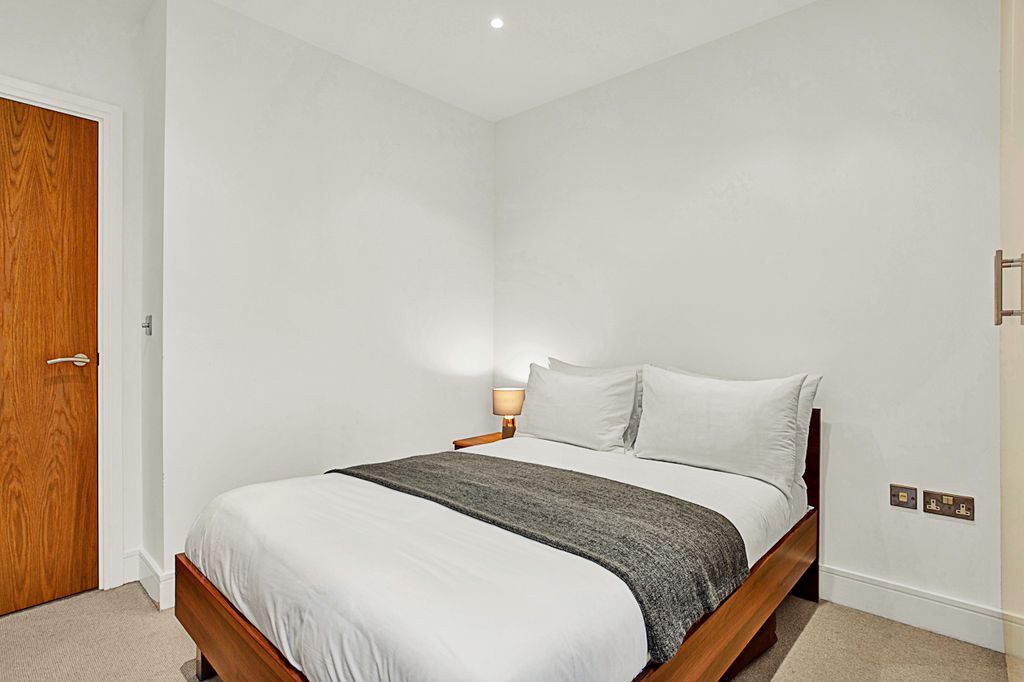 Property photo 3 of 25