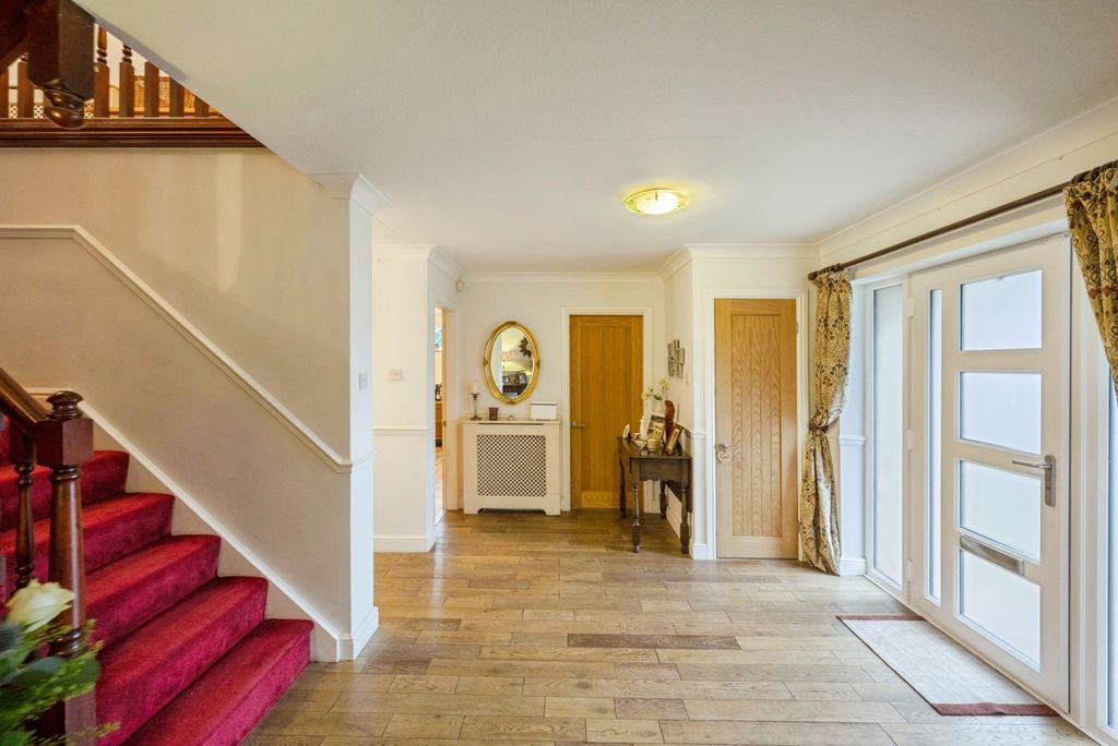 Property photo 2 of 20 Hallway