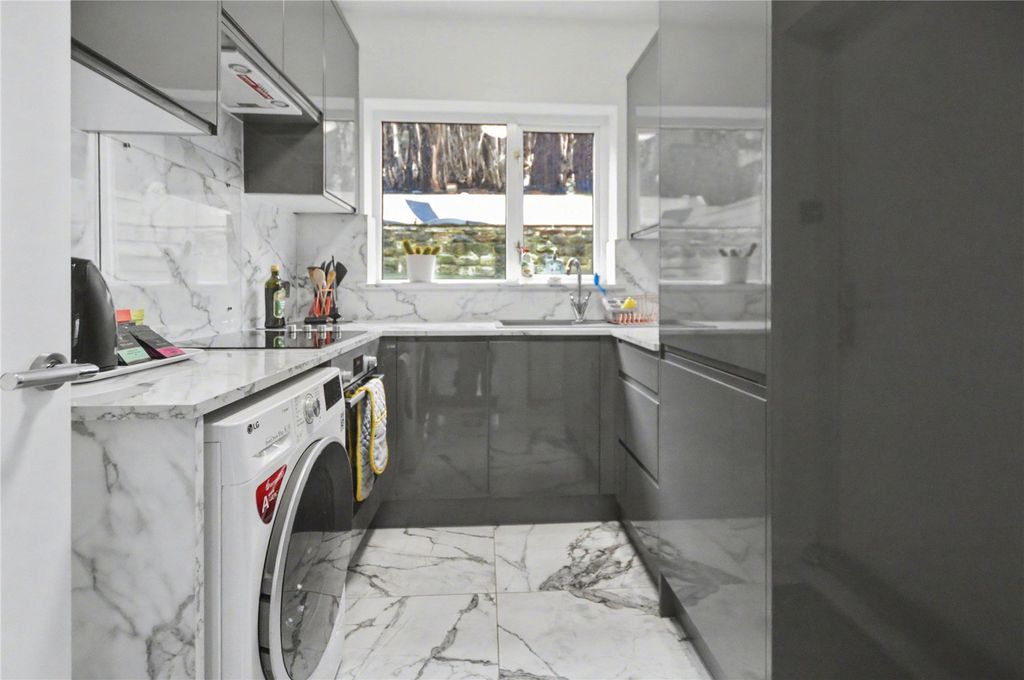 Property photo 3 of 17 Picture No. 08