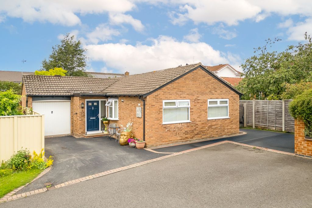 Property photo 1 of 17 Drive