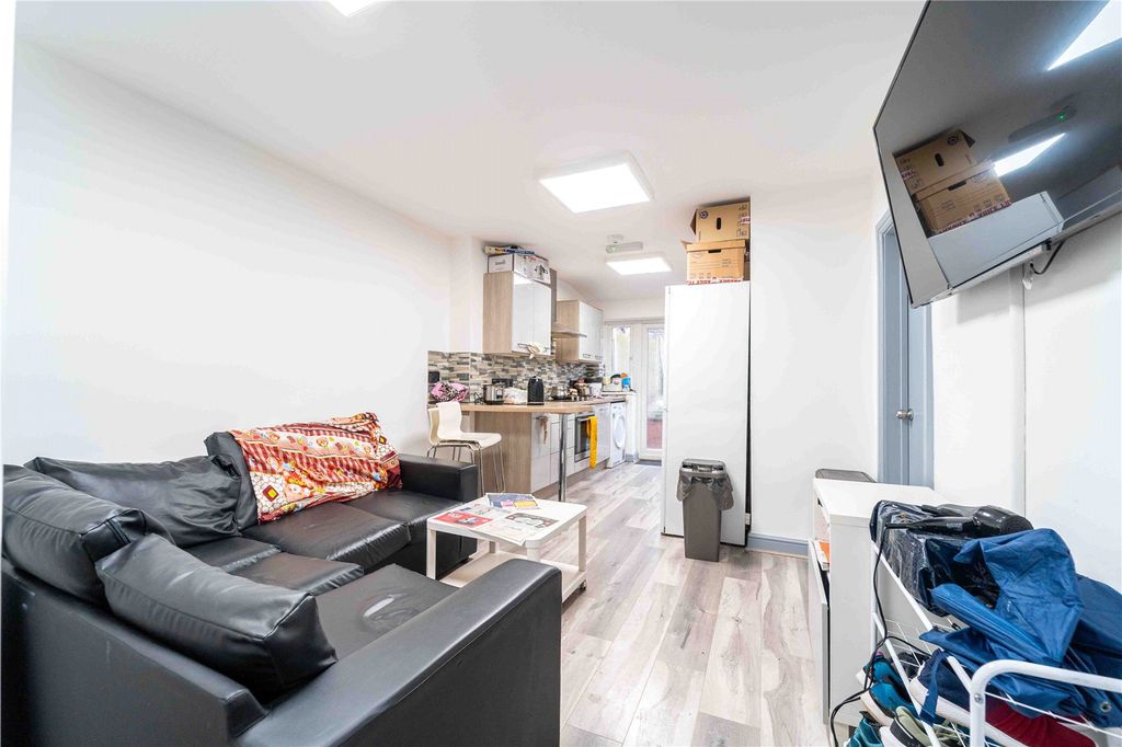 Property photo 2 of 22 Picture No. 01