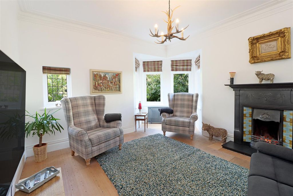 Property photo 2 of 12 Living Room