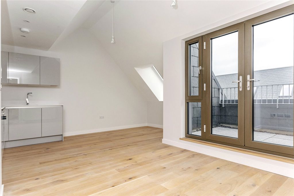 Property photo 3 of 12 Picture No. 04