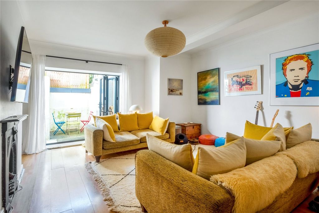 Property photo 3 of 17 Picture No. 05