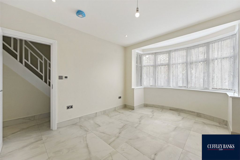 Property photo 3 of 11 Picture No. 04