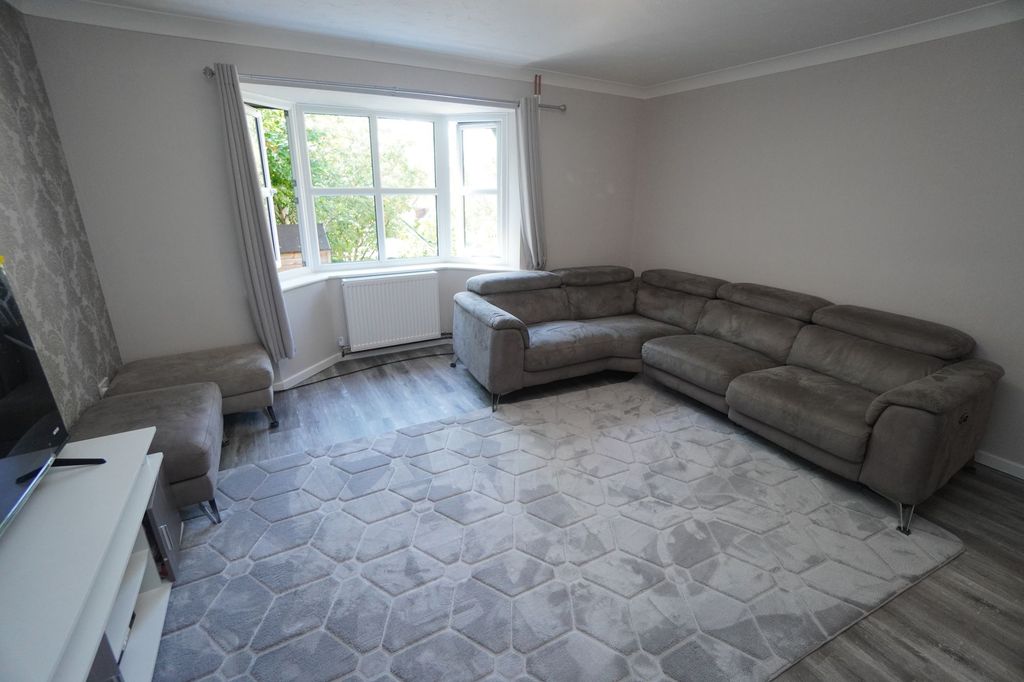 Property photo 3 of 8