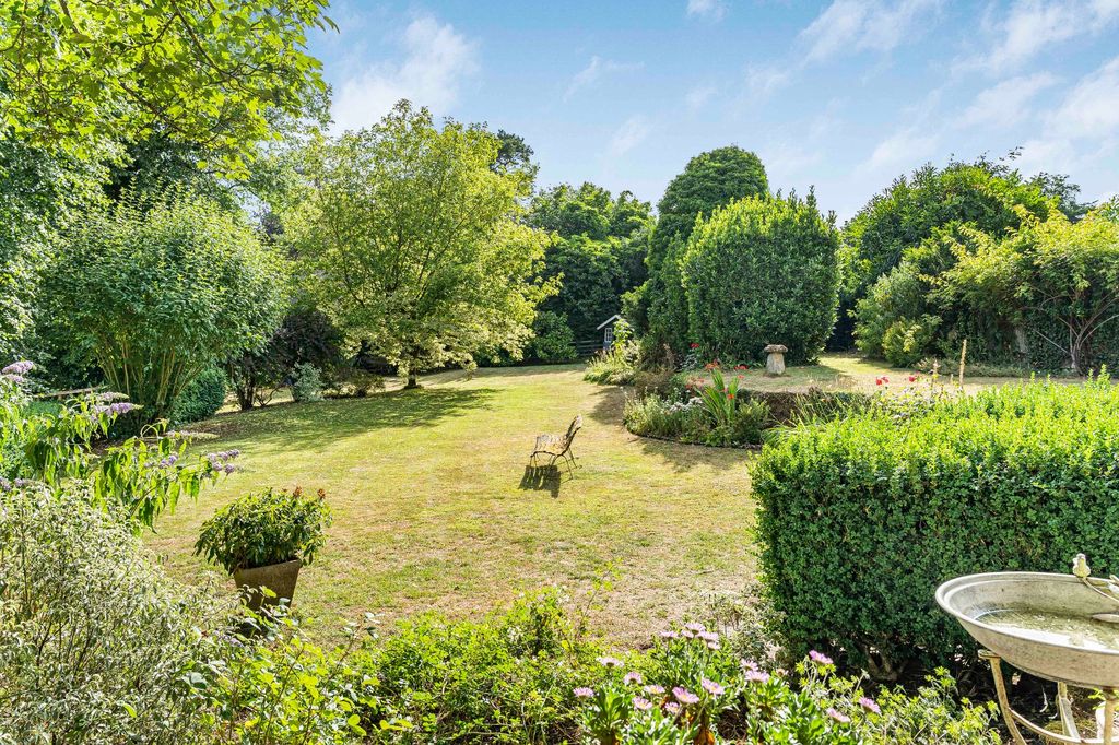 Property photo 3 of 27 Garden