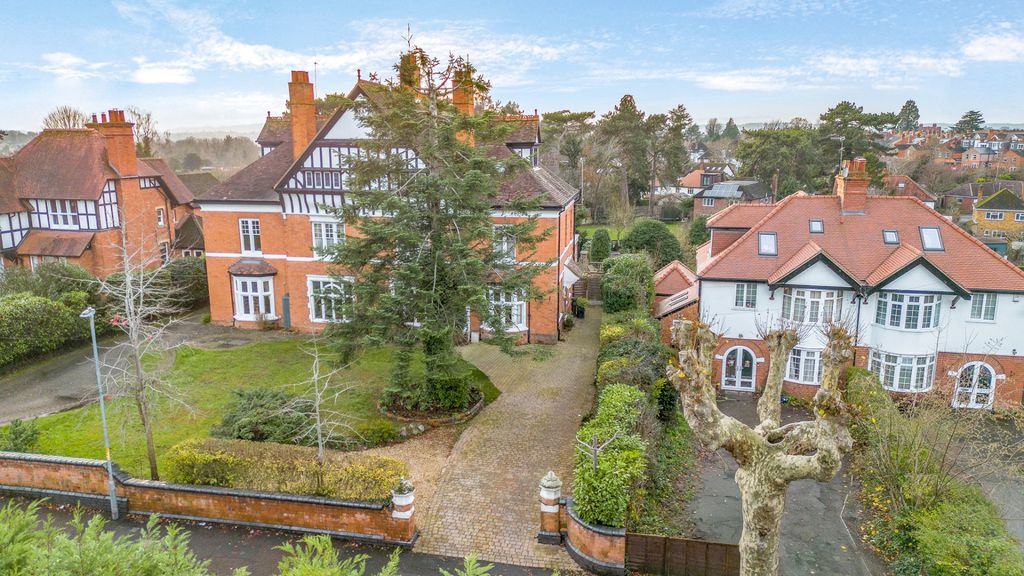 Property photo 1 of 31