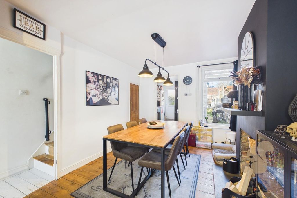 Property photo 3 of 22 Cam01659G0-Pr0773-Still014.Jpg