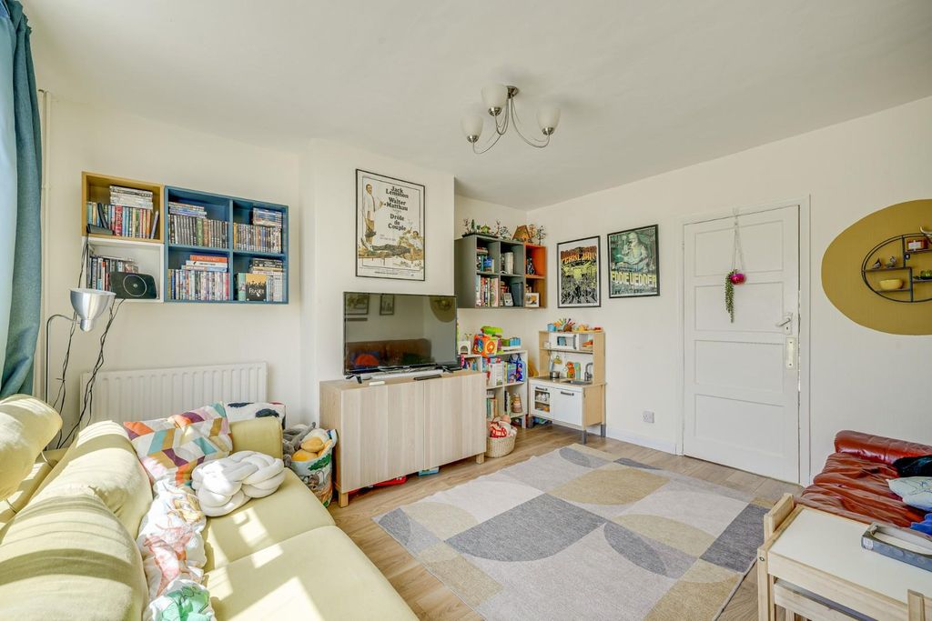 Property photo 2 of 19