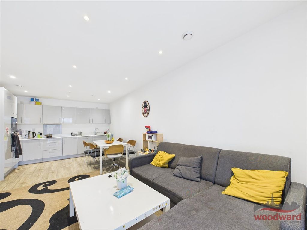 Property photo 3 of 9 Kitchen/Living Area