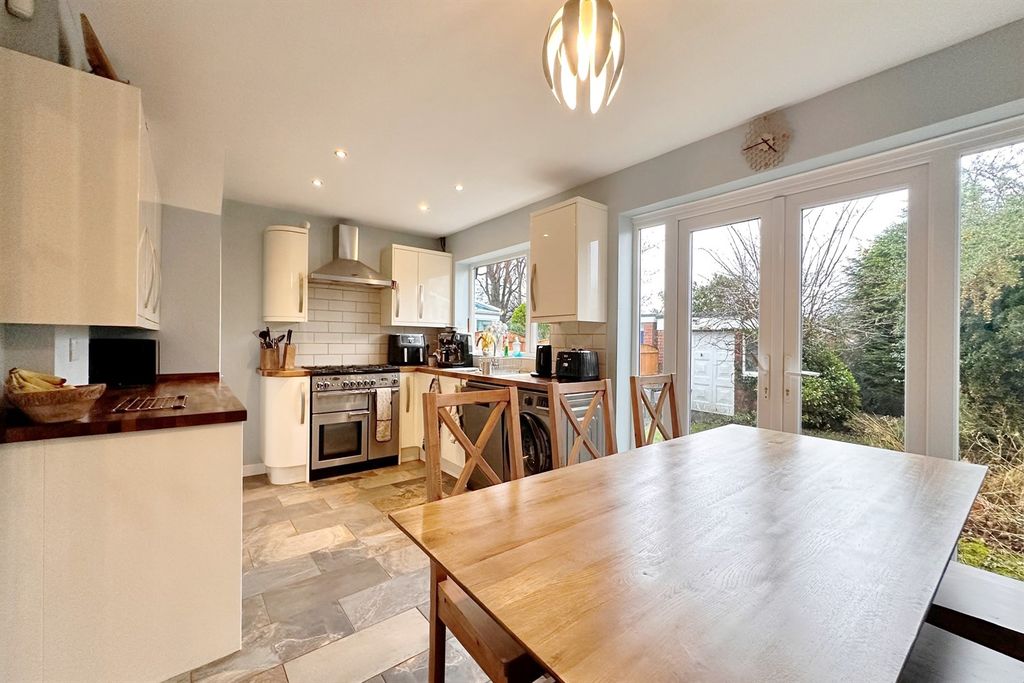 Property photo 2 of 12 Kitchen