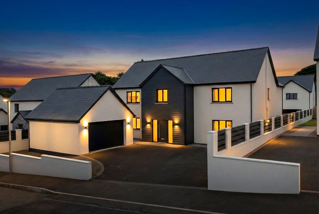 Property photo 1 of 34