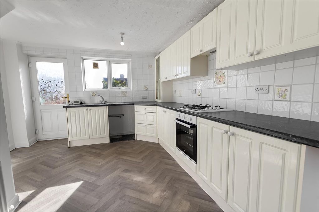 Property photo 3 of 7 Kitchen.Jpg