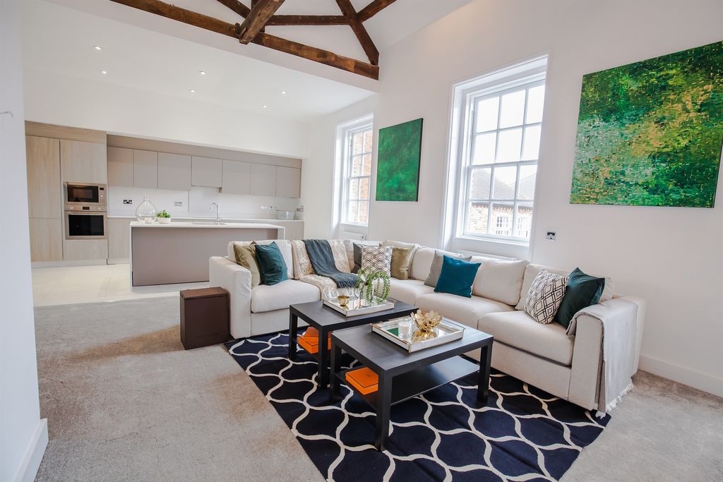 Property photo 3 of 10 Living Room