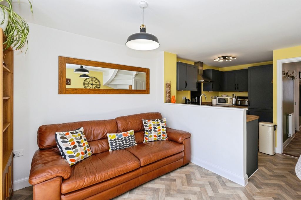 Property photo 3 of 20 Pbox-Img.Jpg