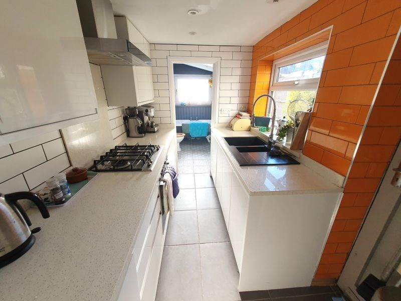 Property photo 3 of 8 Picture 3