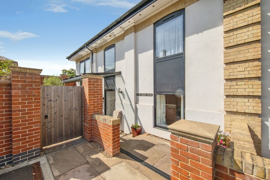 Property photo 1 of 25 Pbox-Img.Jpg