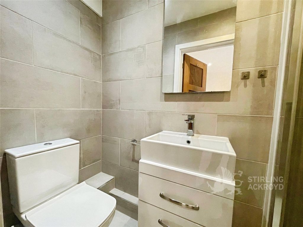 Property photo 2 of 6 Studio