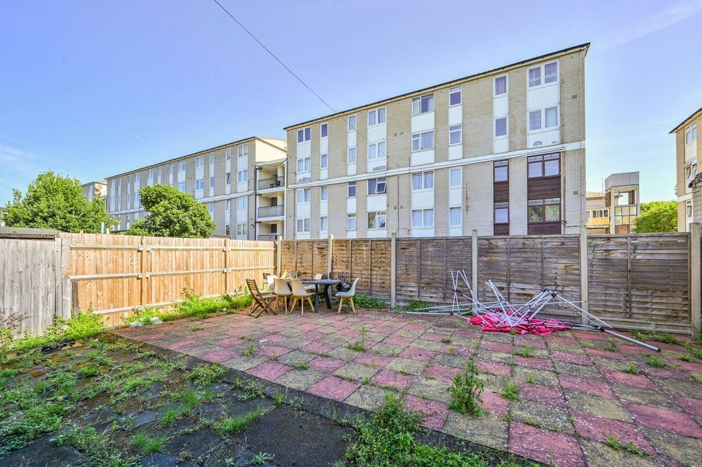Property photo 3 of 12