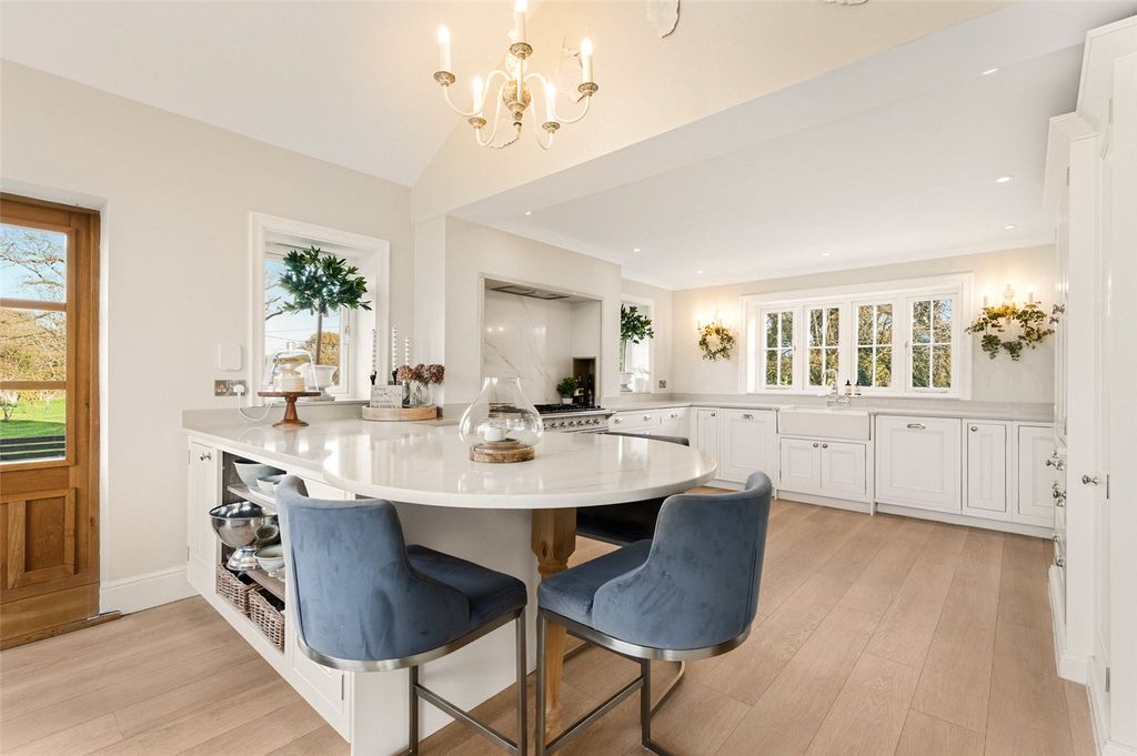 Property photo 3 of 32 Kitchen