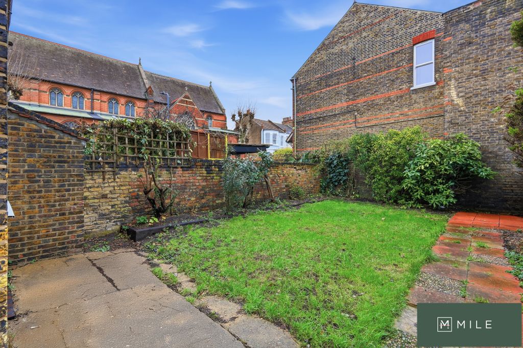 Property photo 2 of 9