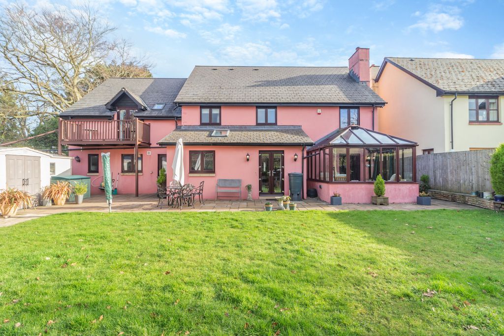 Property photo 2 of 42