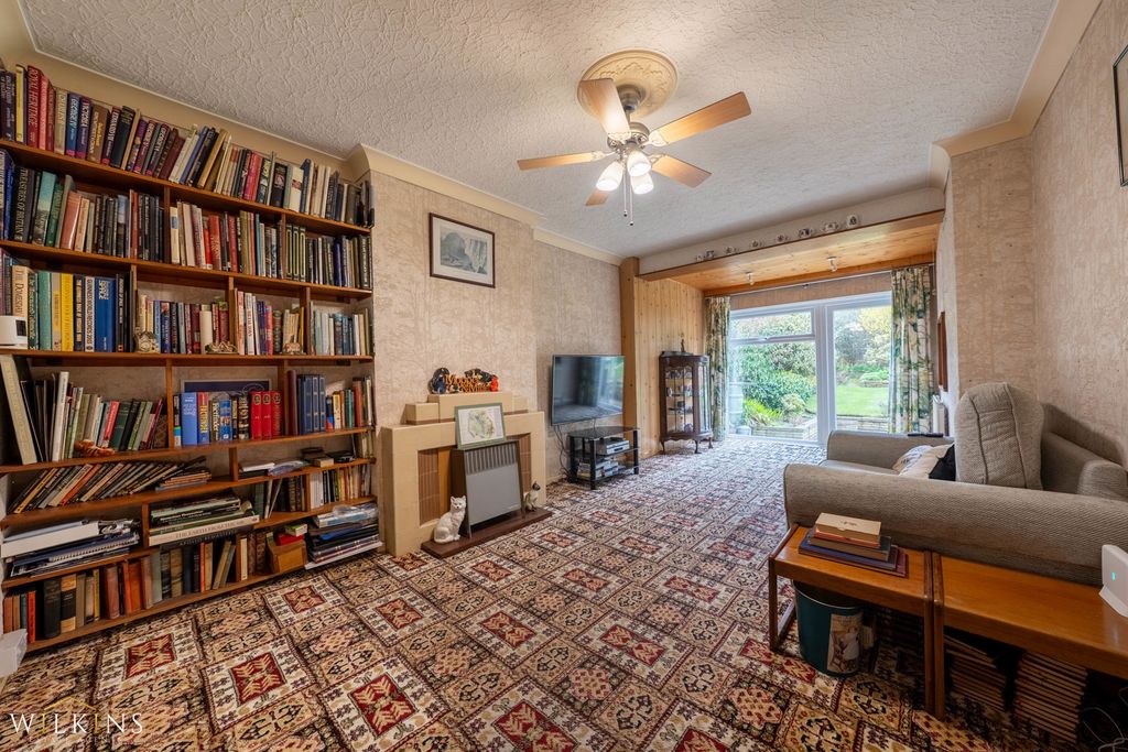 Property photo 2 of 32 Photograph