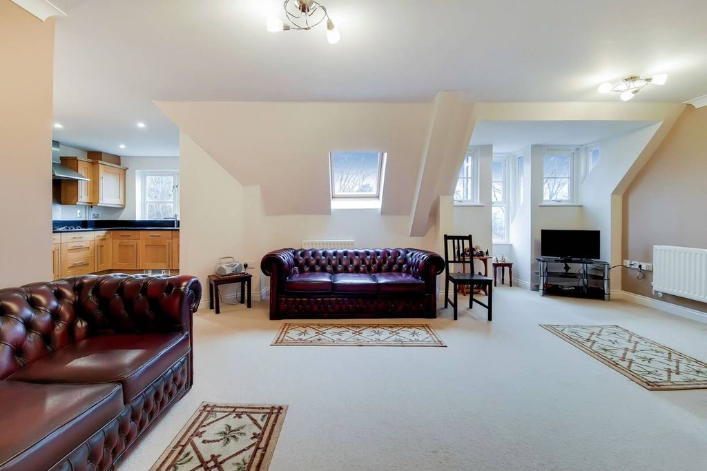 Property photo 2 of 6