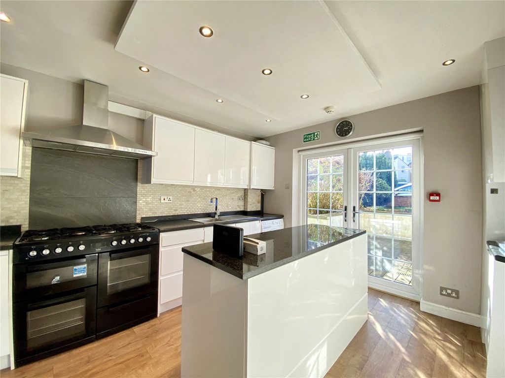 Property photo 3 of 21 Picture No. 14