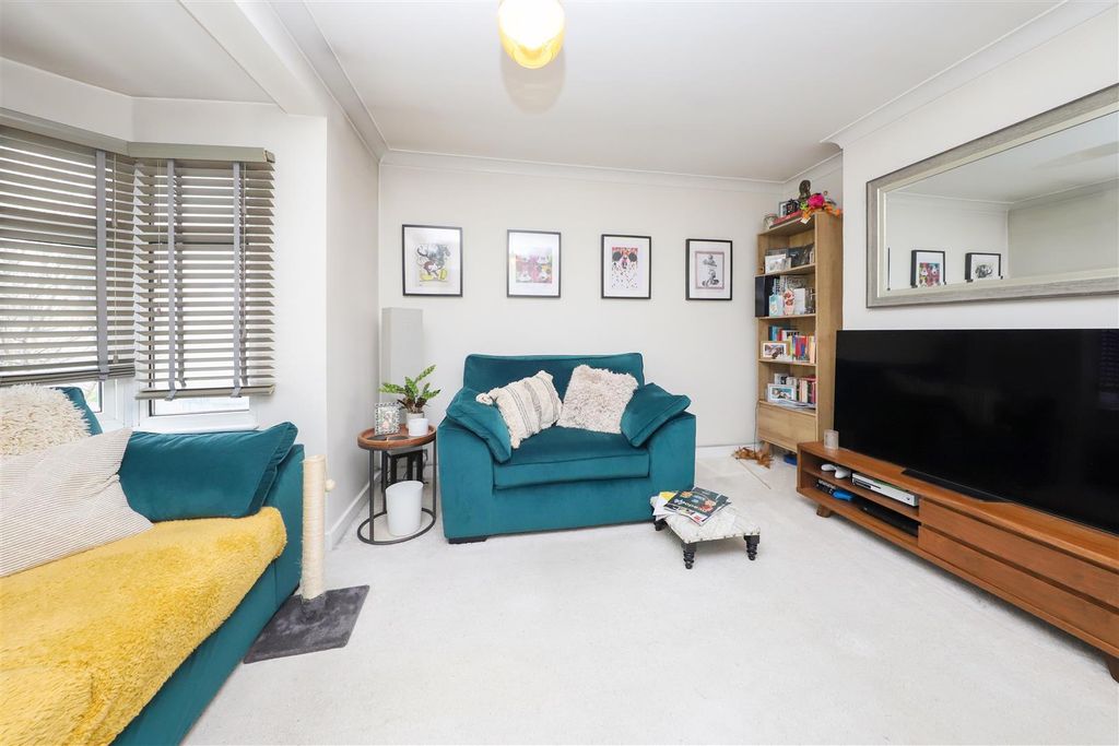 Property photo 2 of 9 Living Room