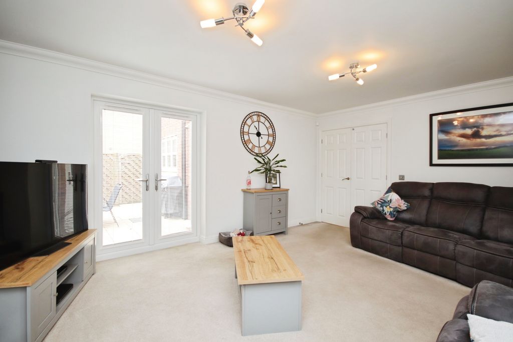 Property photo 3 of 24