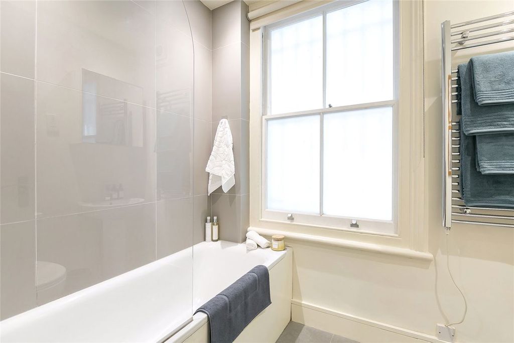 Property photo 3 of 4