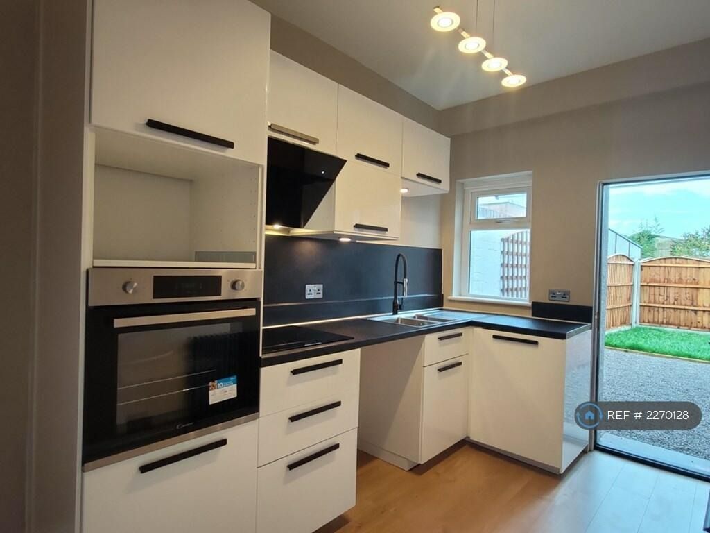 Property photo 2 of 49 4366721