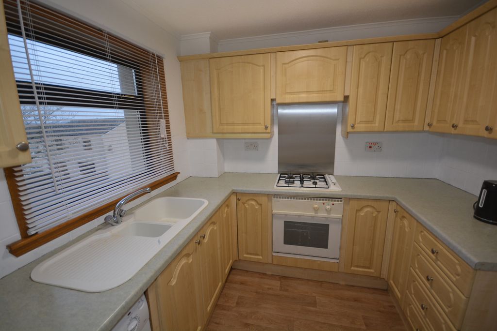 Property photo 3 of 6 Kitchen