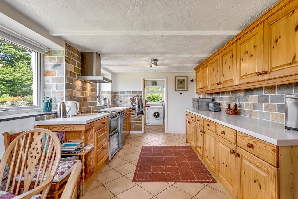 Property photo 3 of 25