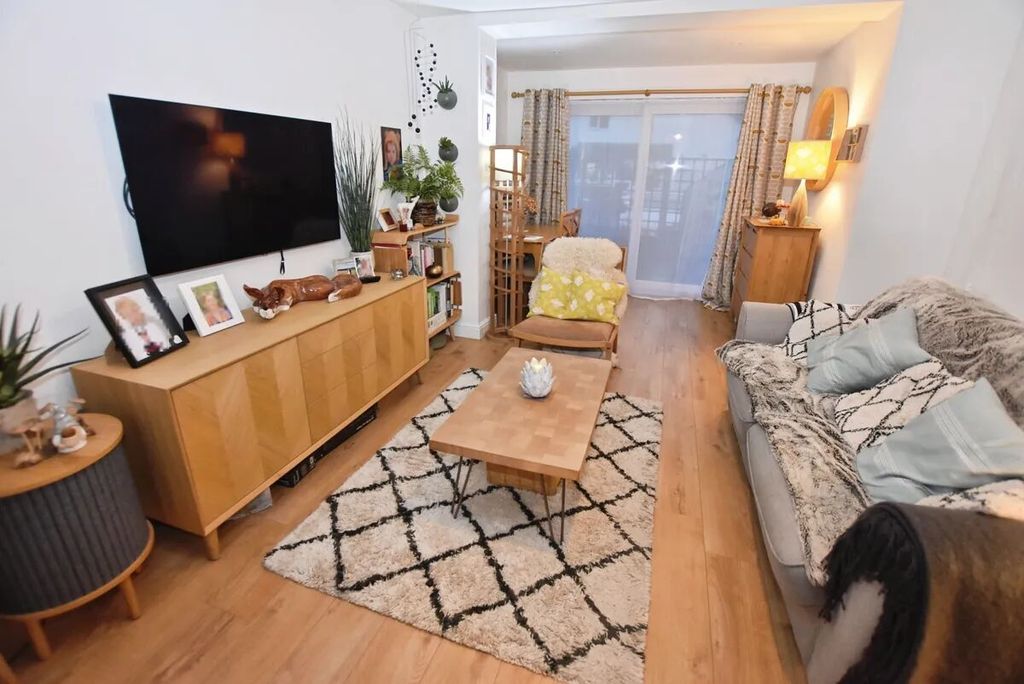 Property photo 2 of 10 Picture 2