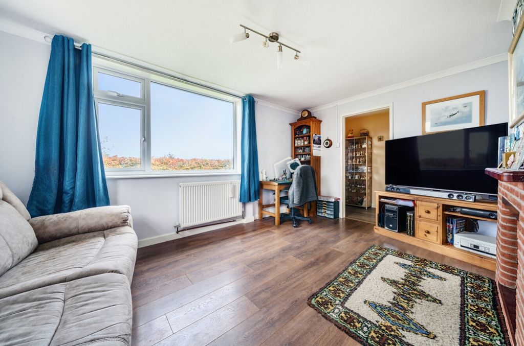 Property photo 2 of 12 1208156 (2)
