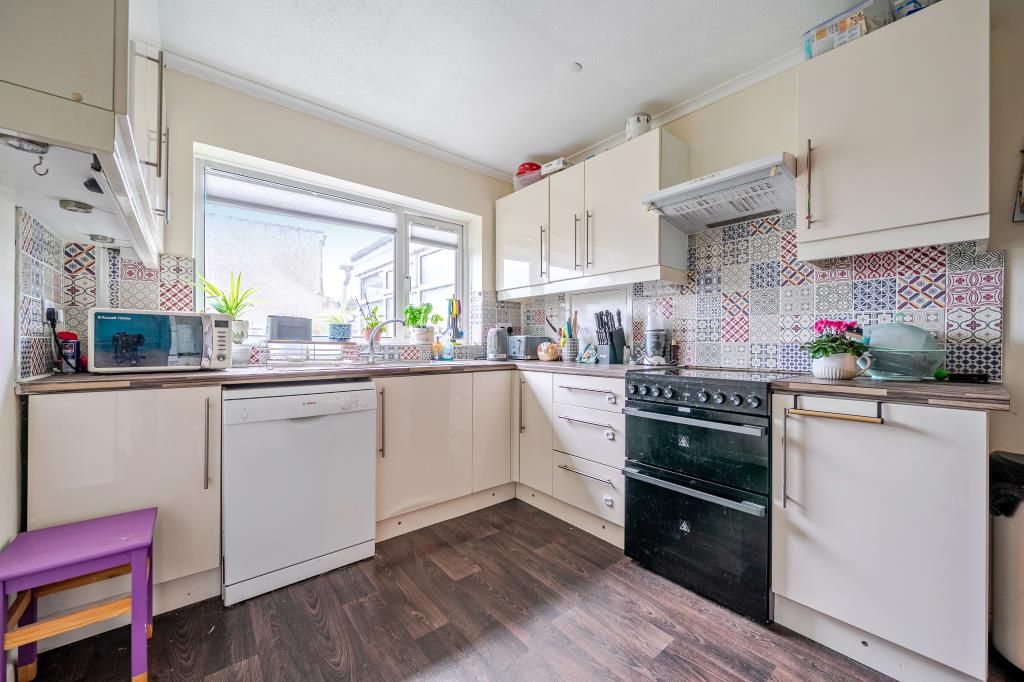 Property photo 2 of 21 Kitchen