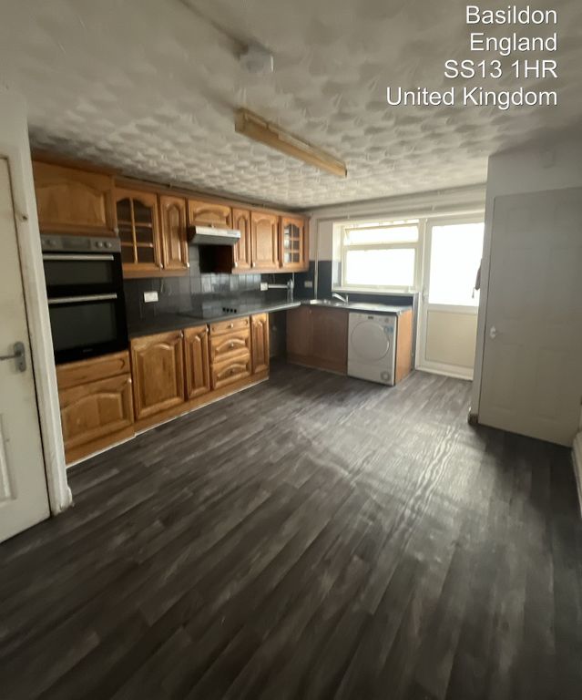 Property photo 1 of 10 Kitchen 