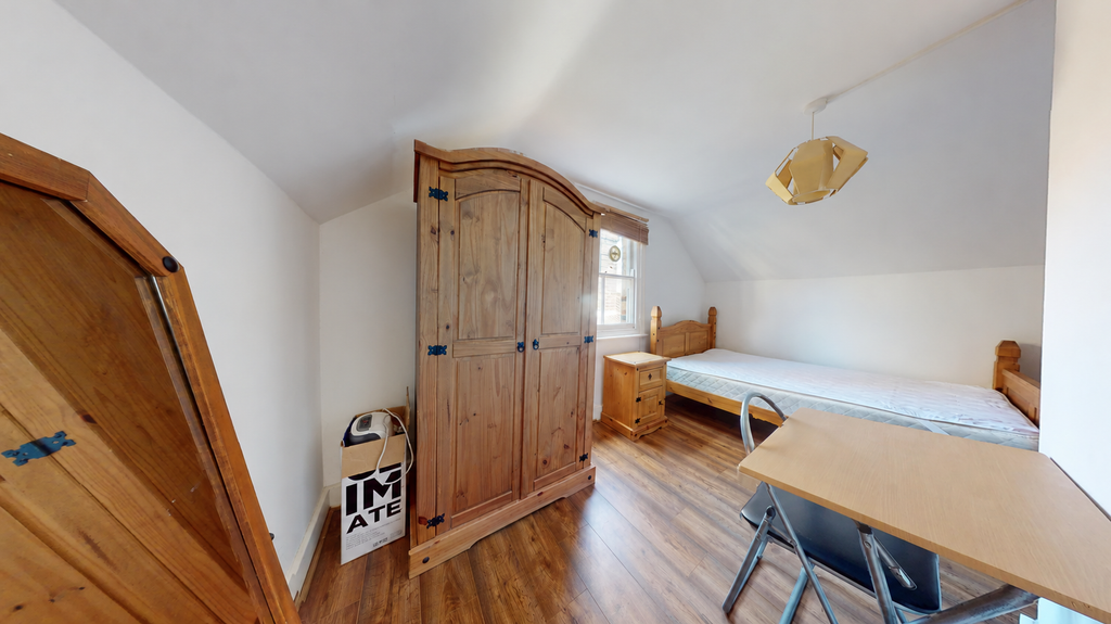Property photo 3 of 7 D Bedroom Pic 3