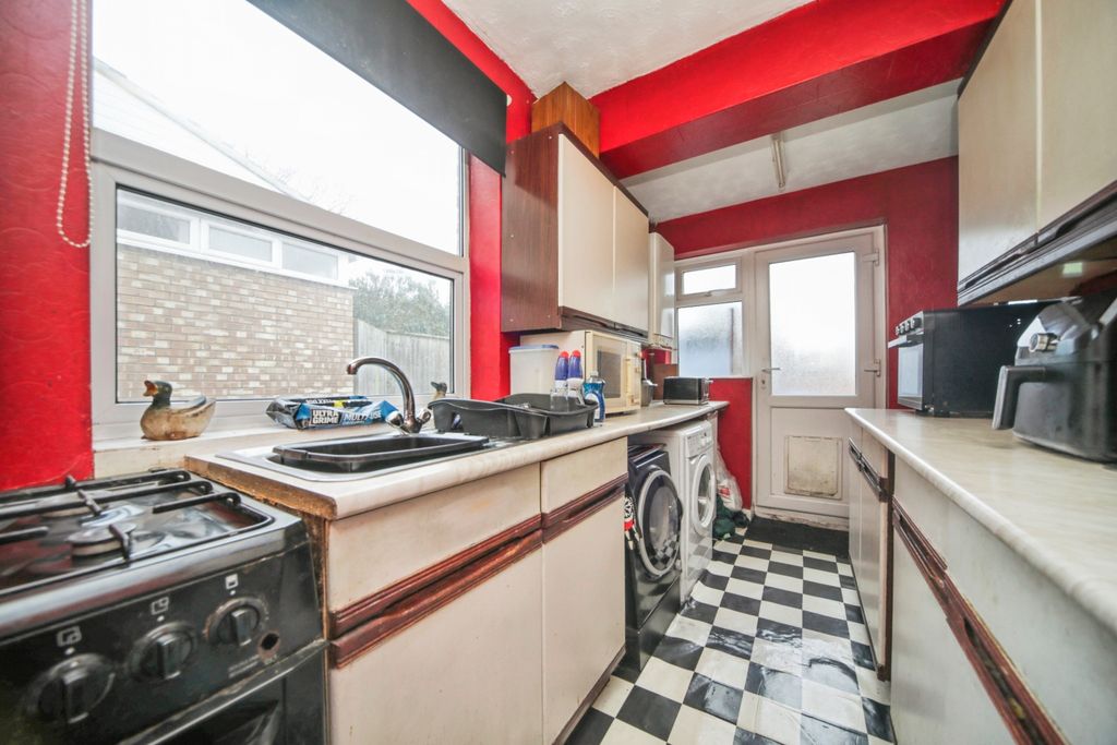 Property photo 3 of 20