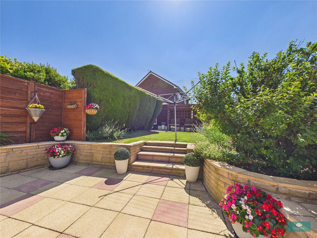Property photo 2 of 33 Picture No. 22