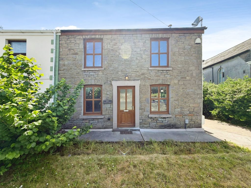 Property photo 2 of 33
