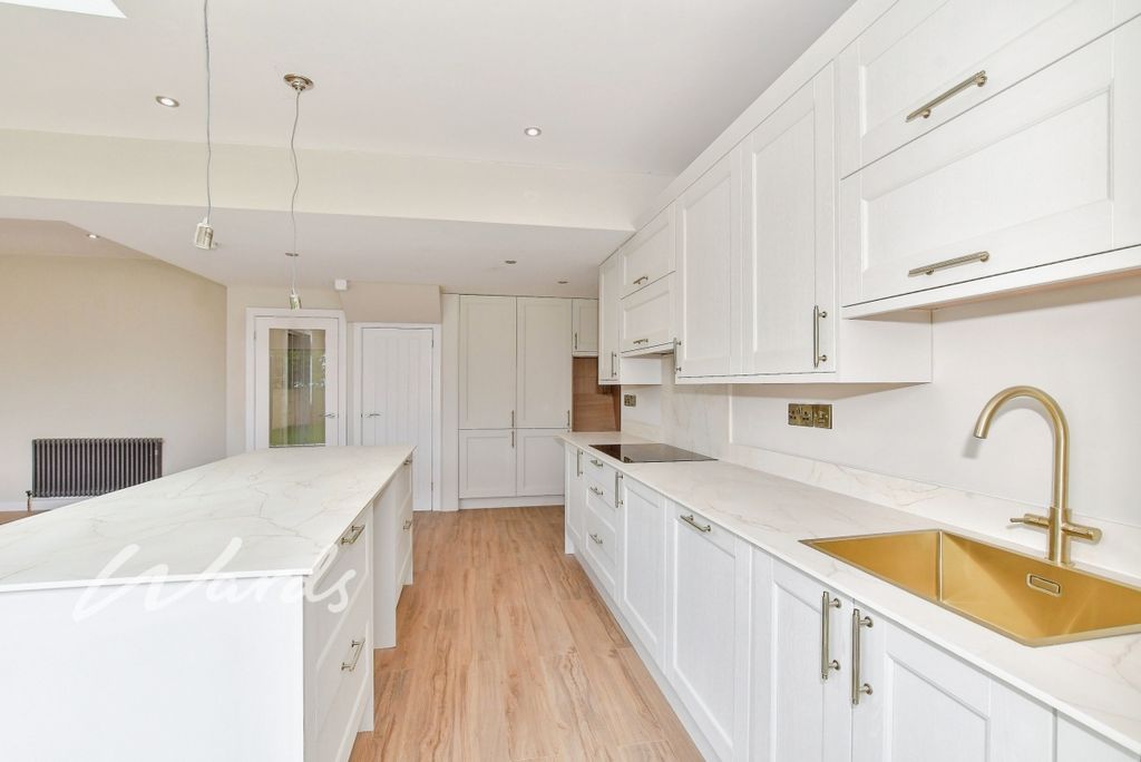 Property photo 3 of 13 Kitchen
