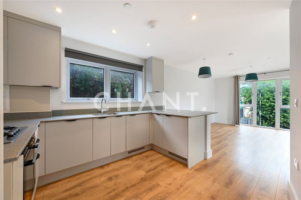 Property photo 3 of 12 Picture No. 02
