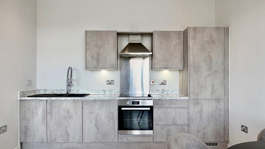 Property photo 2 of 17 Kitchen